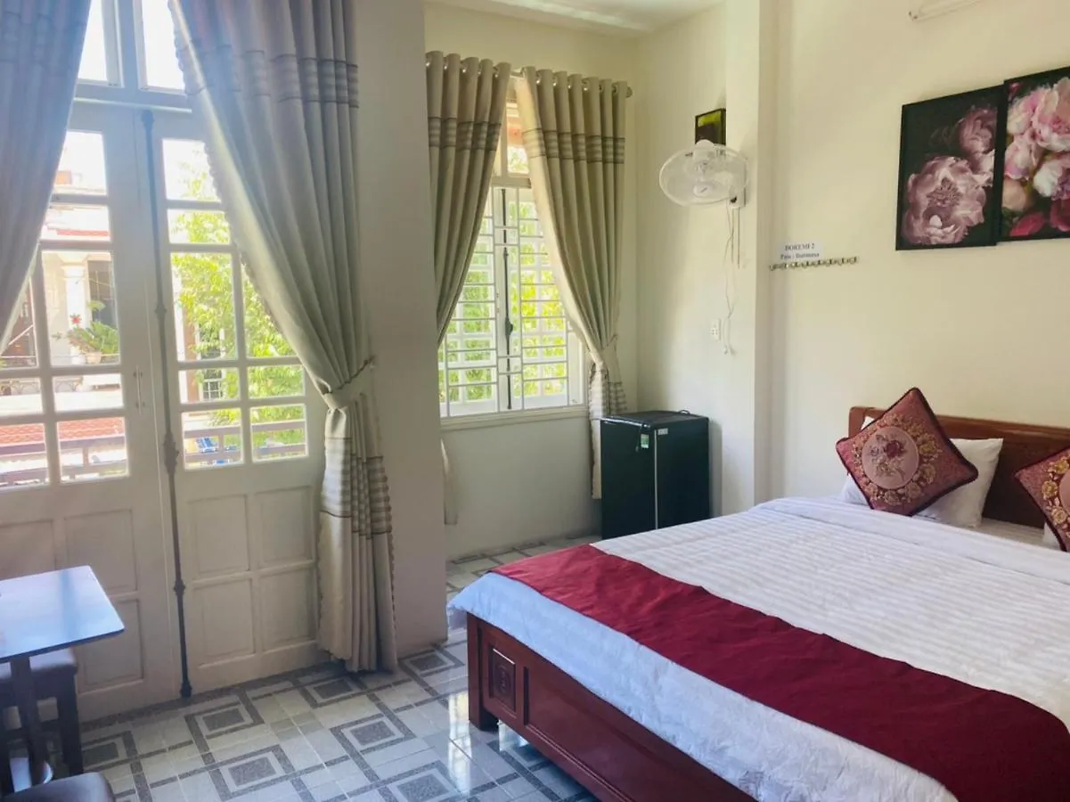Red Lotus Homestay & Spa ホイアン