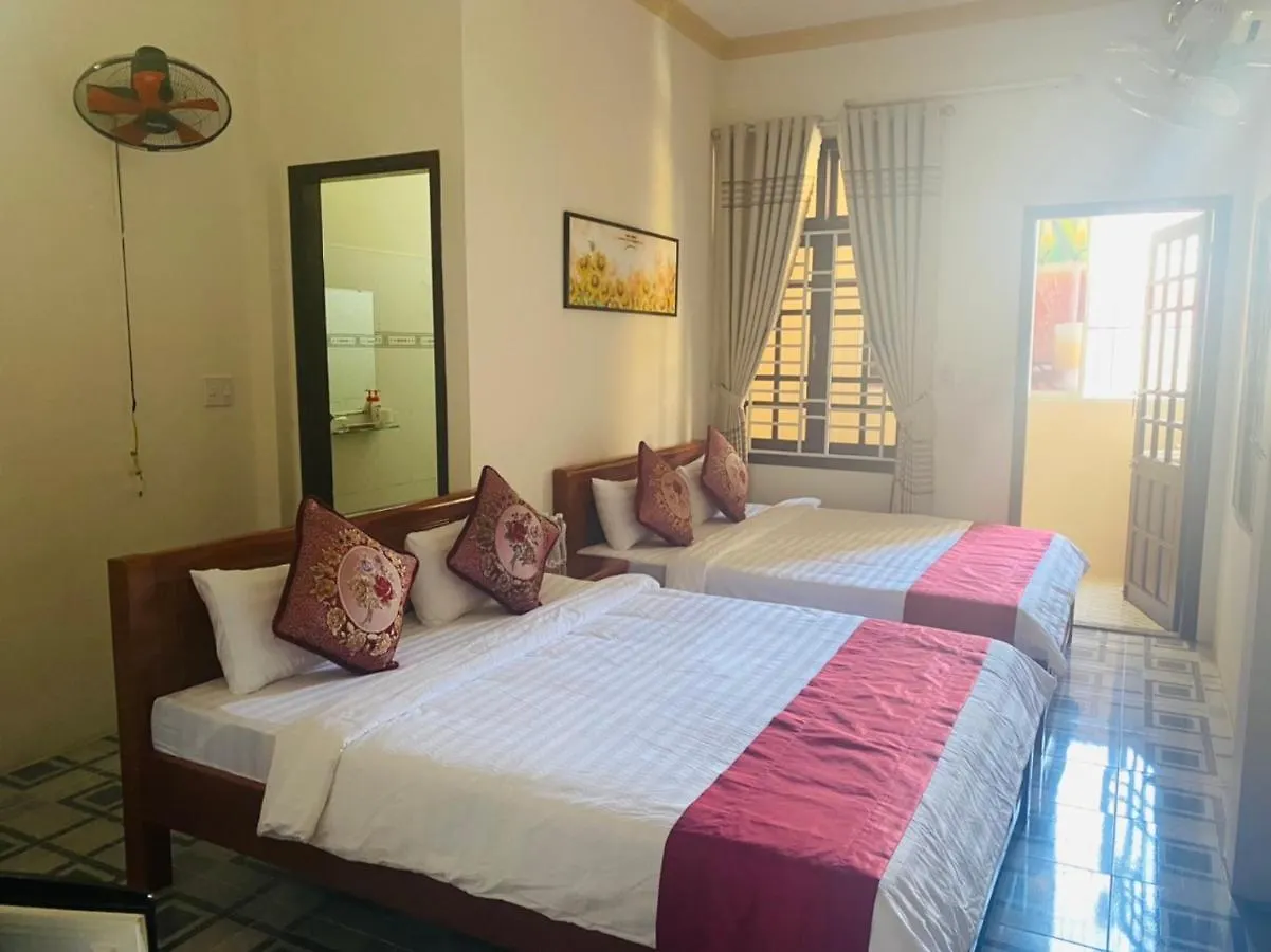 Red Lotus Homestay & Spa ホイアン